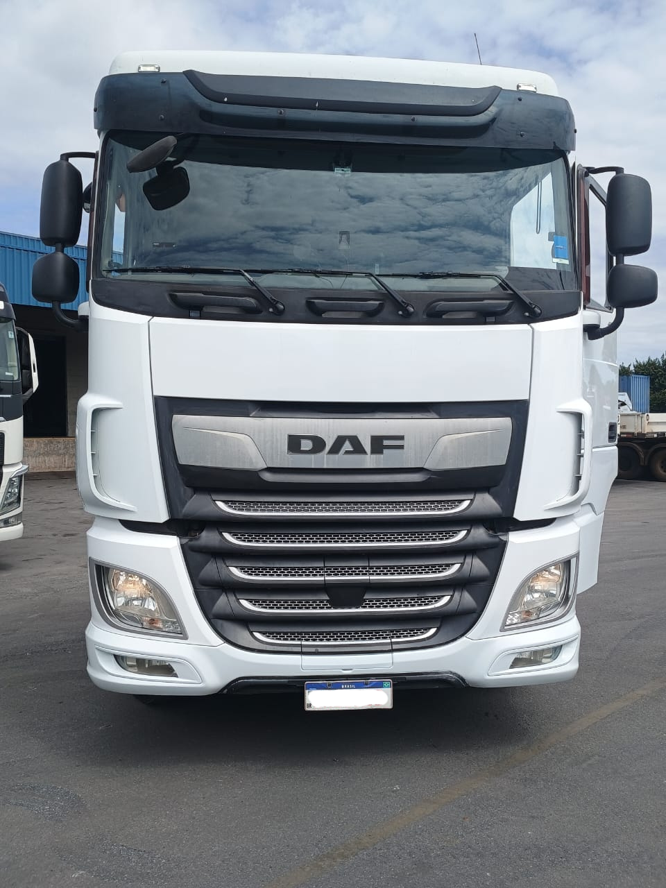 DAF BRANCO 1