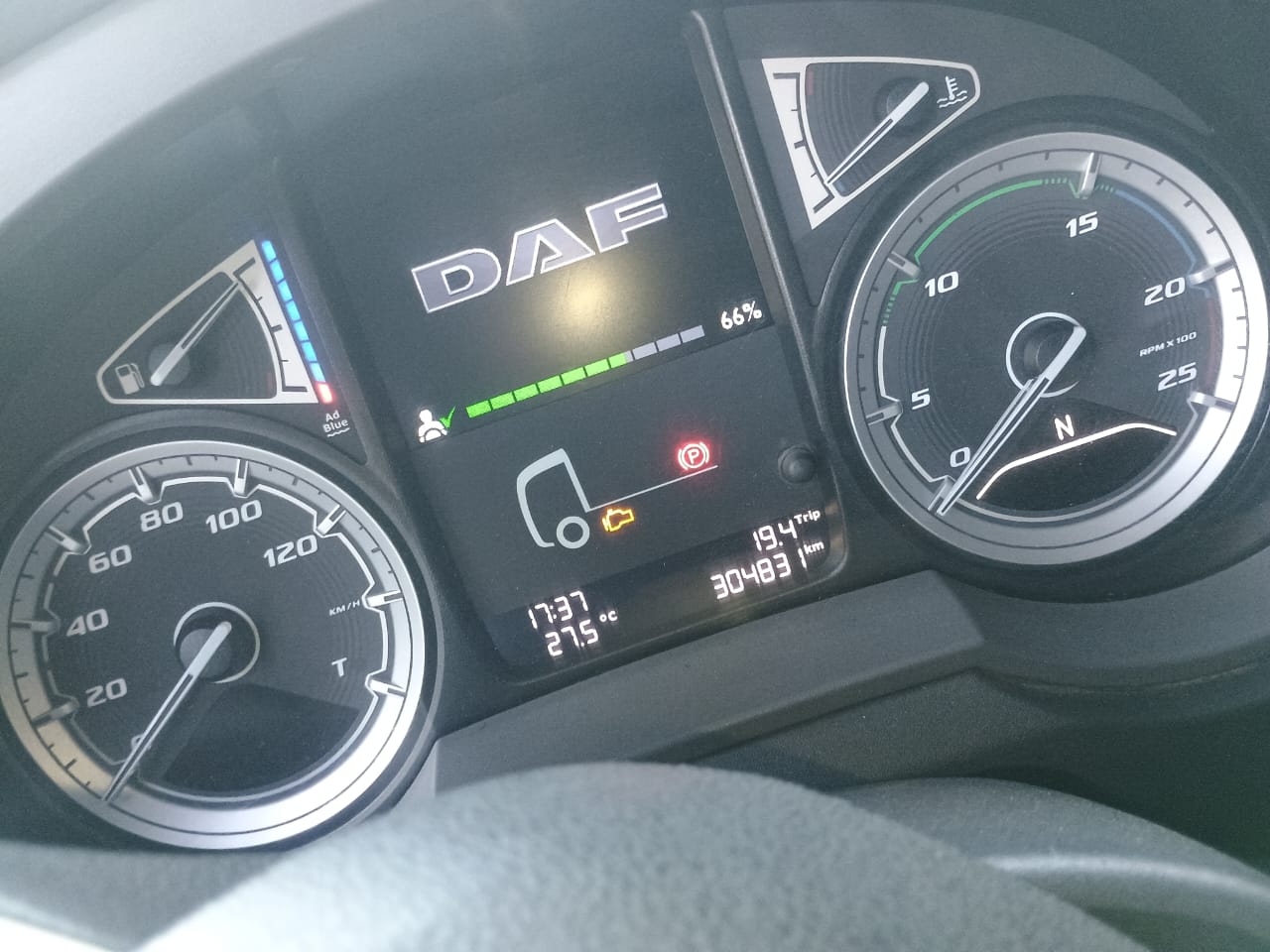 DAF BRANCO PAINEL INTERNO